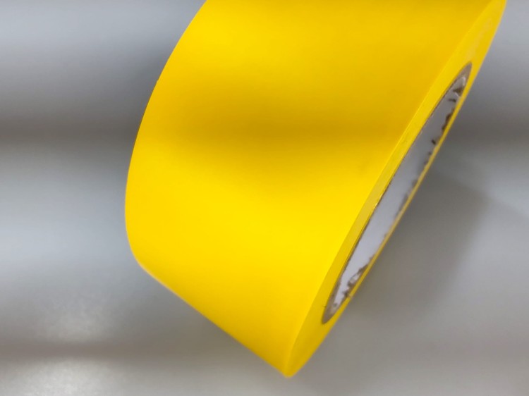 Taśma oznaczeniowa do wyznacznia linii HANSA TAPES DL33 żółta 50m close.jpg