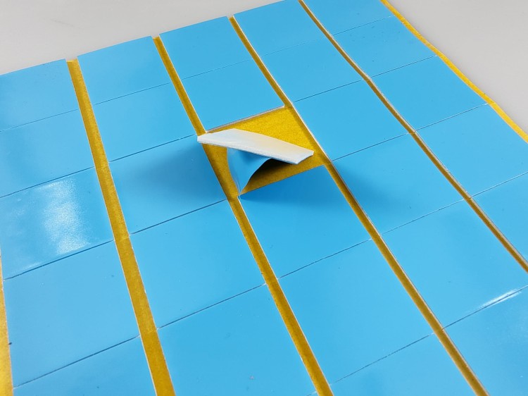 DWUKLEJKA 25mm x 25mm, formatka z pianki  dwustronnie klejącej 1mm, kwadrcik dwustronnie klejący, 5.jpg