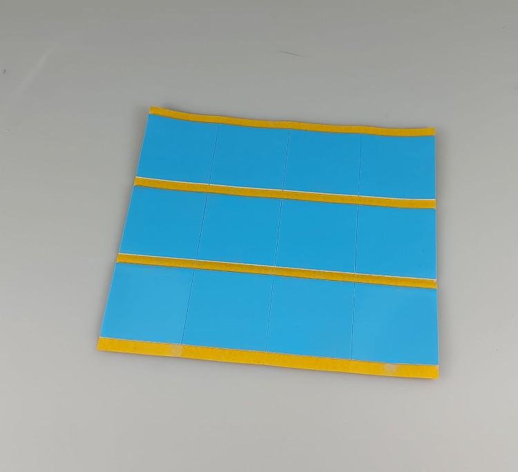 DWUKLEJKA 40mm x 40mm, formatka z pianki  dwustronnie klejącej 1mm, kwadrcik dwustronnie klejący, 4.jpg