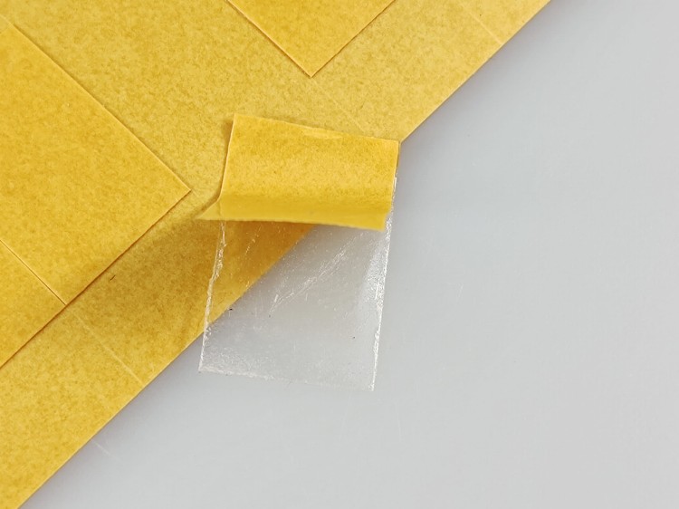 DWUKLEJKA 19mm x 12,5mm, formatka z taśmy  dwustronnie klejącej 0,11mm, kwadrcik dwustronnie klejący.jpg