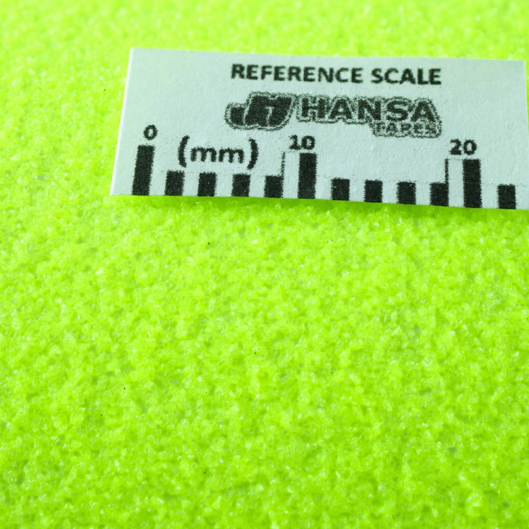 naklejka przeciwpoślizgowa na schody, jaskrawa żółta fluo, StandardGRIP, Hansa Tapes, 50mm,close 2.jpg