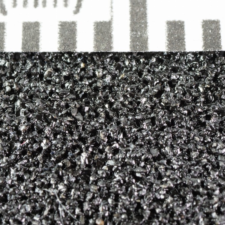 czarna taśma antypoślizgowa, StandardGRIP, z ziarnemśrednim powiększenie makro..jpg