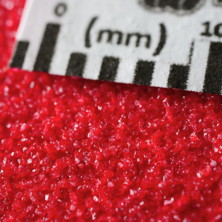 naklejka przeciwpośligowa na podłogę, czerwona, z ziarnem, standard grip, hansatapes 50mm, macro.jpg