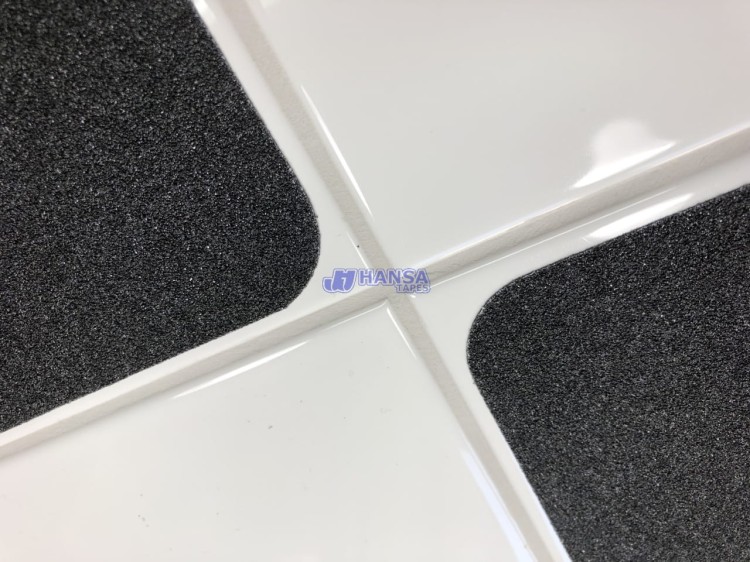 naklejka antypoślizgowa na płytkę 15cm, samoprzylepny przeciwpoślizgowy kwadrat na kafelki, 140mm 3