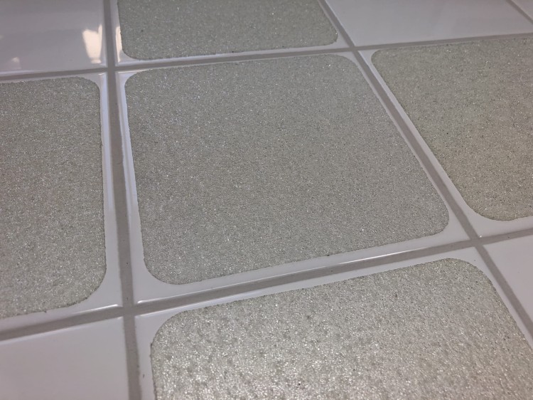 Naklejka antypoślizgowa na kafelki DG-SQR-TR-3.JPG