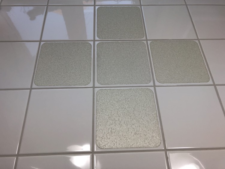 Naklejka antypoślizgowa na kafelki DG-SQR-TR-4.JPG